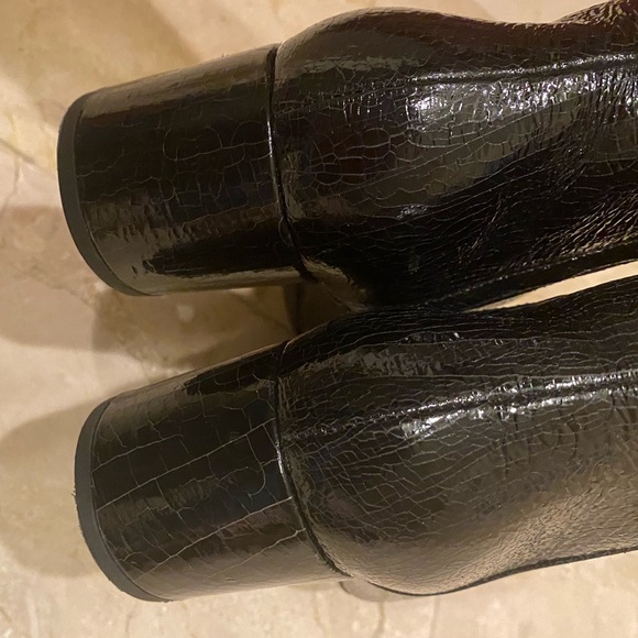 Saint Laurent Lou Boots - Picture 9 of 13